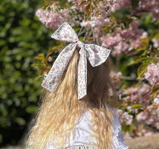 Tulip Long Tail Bow